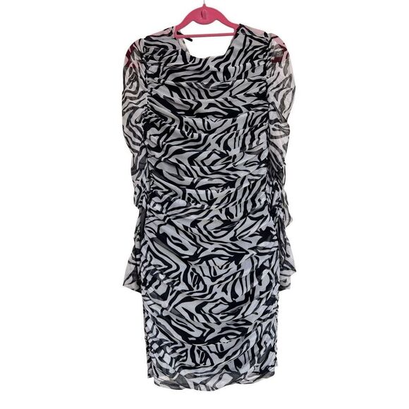 Elliatt Dress Small Black White Bernice Bodycon Ruched Long Sleeve Mini NWT - Picture 1 of 9